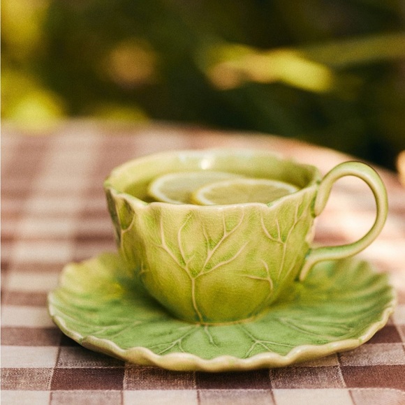 White Lily Pad Tea Cup and Saucer - Picture 6 of 16
